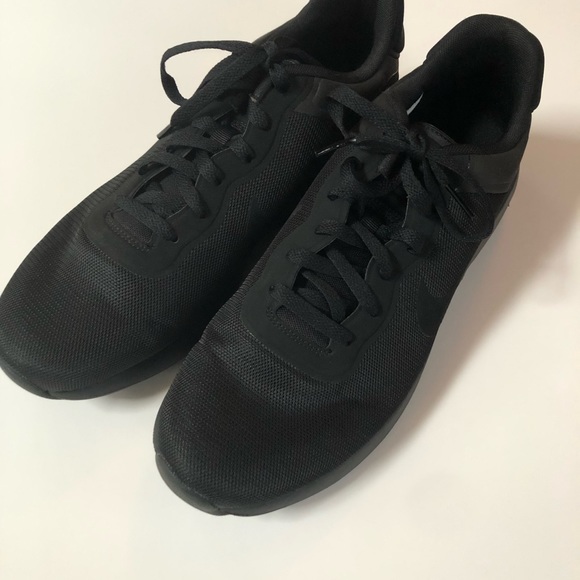 nike air max modern essential black